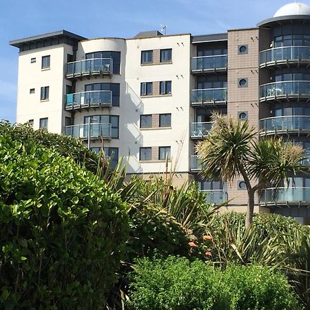 2Bed With Pool & Sea View Apartment New Quay Esterno foto