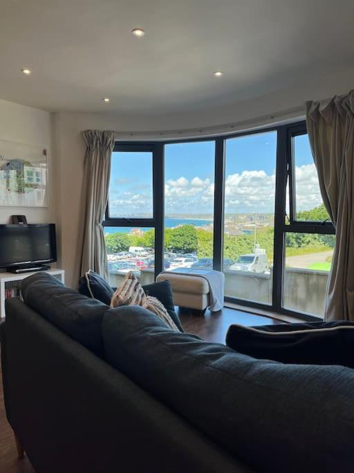 2Bed With Pool & Sea View Apartment New Quay Esterno foto