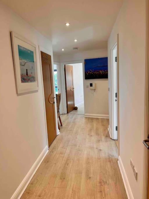2Bed With Pool & Sea View Apartment New Quay Esterno foto