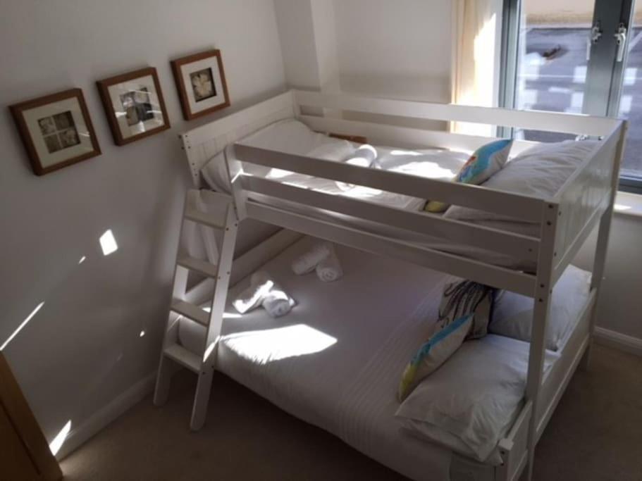 2Bed With Pool & Sea View Apartment New Quay Esterno foto