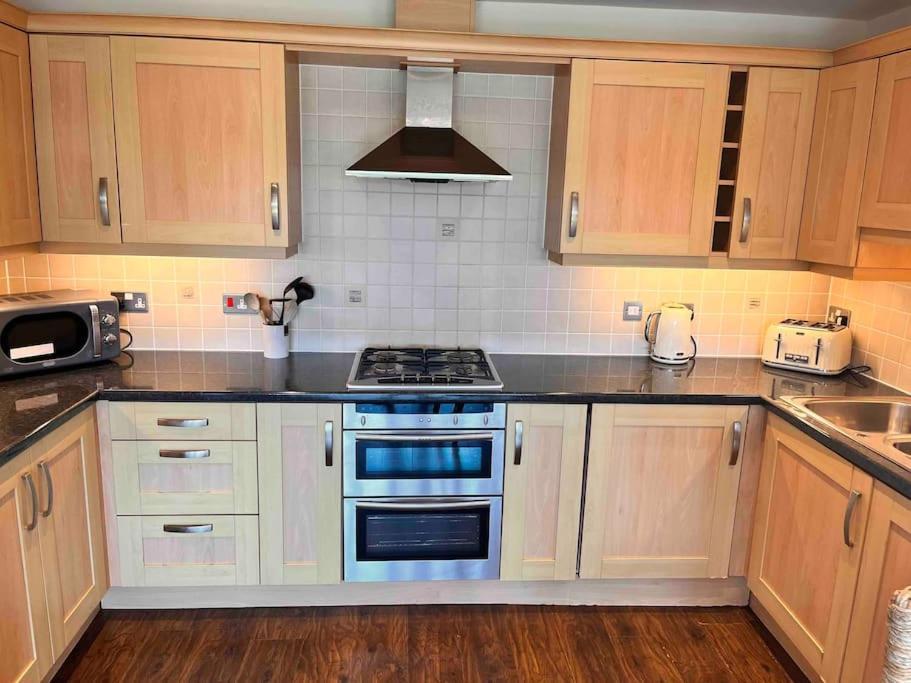 2Bed With Pool & Sea View Apartment New Quay Esterno foto