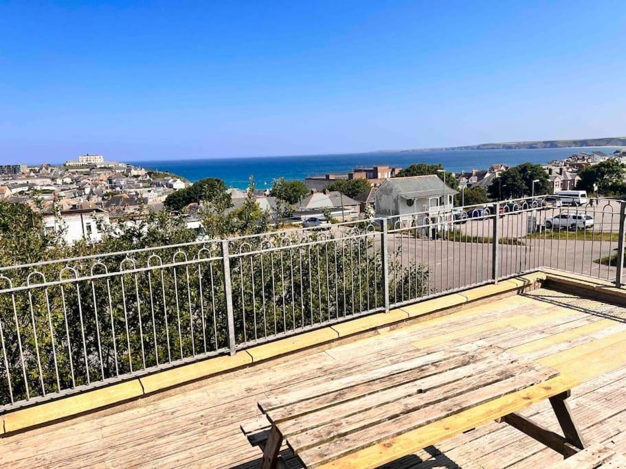 2Bed With Pool & Sea View Apartment New Quay Esterno foto